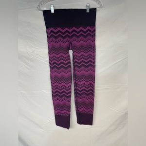 Women’s size 6 lululemon Ebb to Street pants
